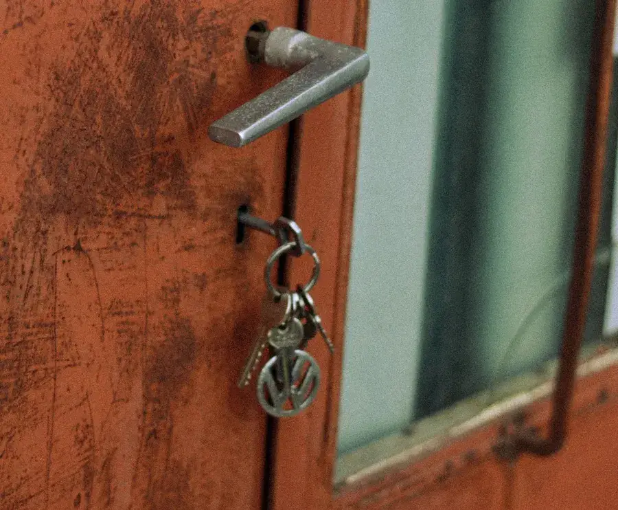 Keys hanging from an old door lock – checking BS 3621 and TS 007 locks in Consett, Locksmith Consett guide to five-lever lock markings
